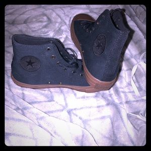 Boys Converse NWOT ❤️